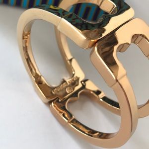 Tory Burch Jewelry - Like new Tory Burch bracelet Tory Burch Jewelry - Like new Tory Burch bracelet